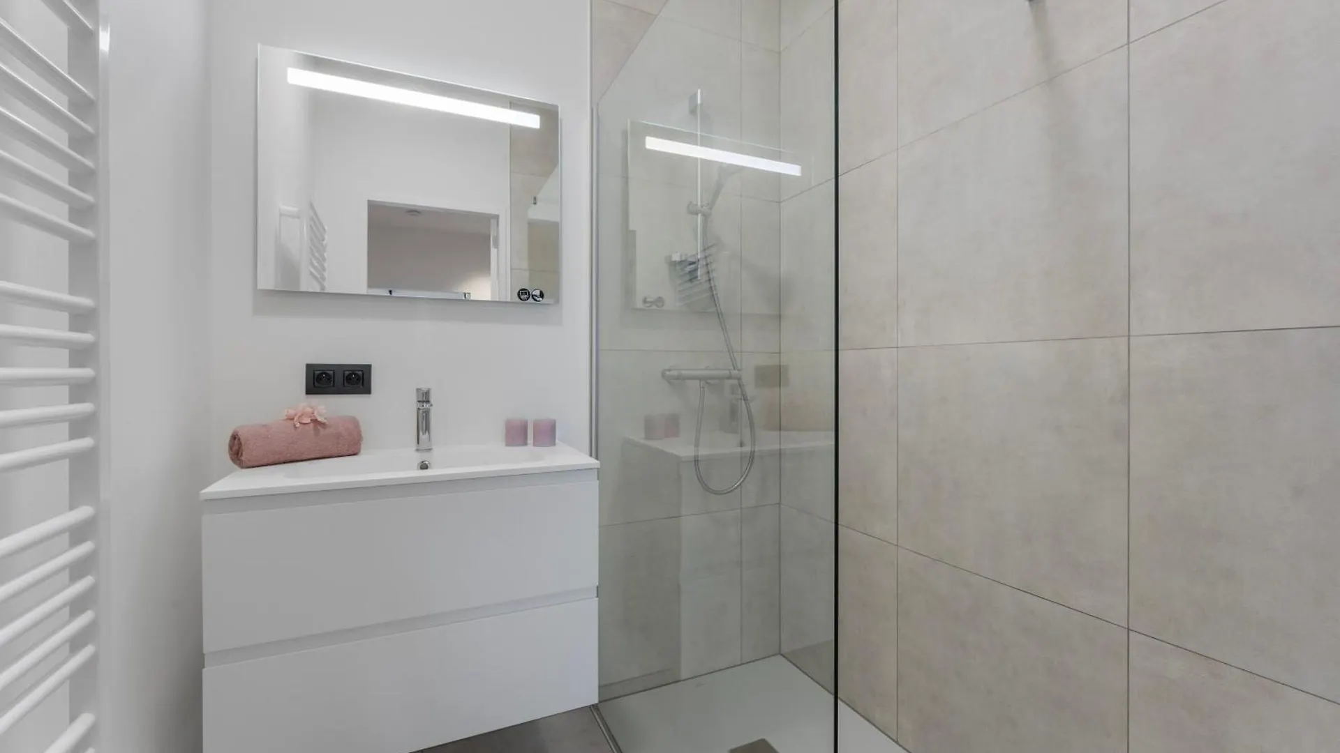 Rashelle - With Stunning Views Of The North Sea Daire Oostende